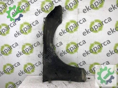 Audi A4 Sol Çamurluk 8W0821105A çıkma parça