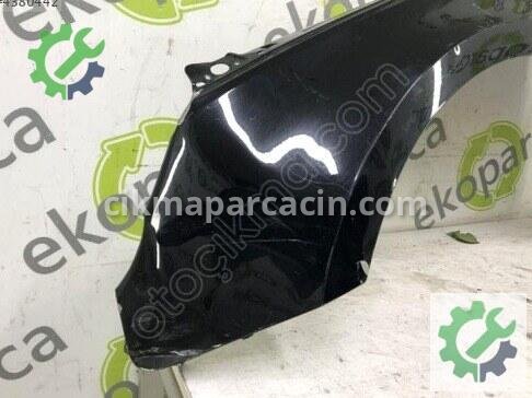 Audi A4 Sol Çamurluk 8W0821105A çıkma parça
