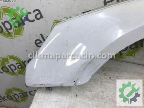Audi A4 Sol Çamurluk 8W0821105A çıkma parça