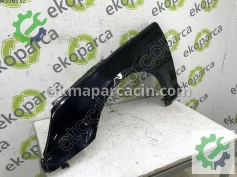 Audi A4 Sol Çamurluk 8W0821105A çıkma parça