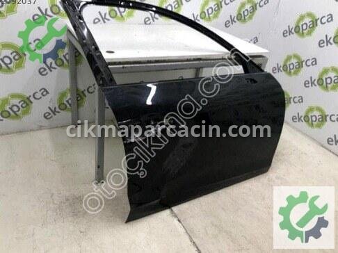Audi A4 Sağ Ön Kapı 8W0831052B çıkma parça