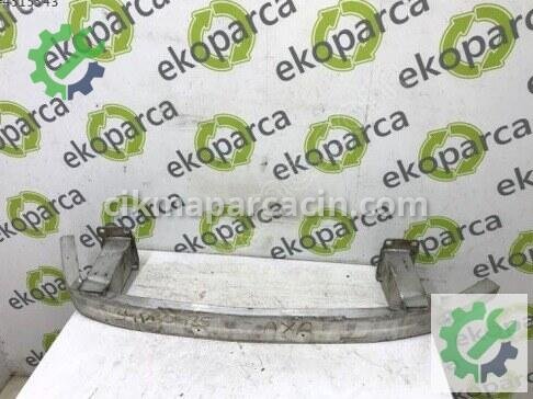 Audi A6 Ön Tampon Demiri 4K0807109 çıkma parça