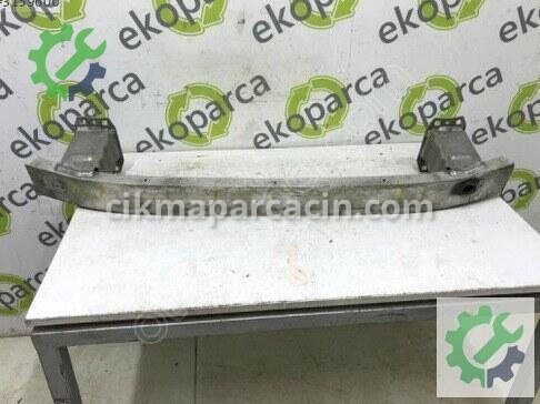 Audi A8 Ön Tampon Demiri 4H0807109C çıkma parça