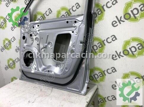 Audi Q3 Sağ Ön Kapı 8U0831052 çıkma parça
