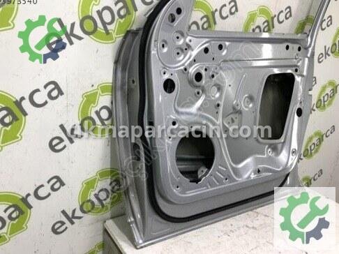 Audi Q3 Sağ Ön Kapı 8U0831052 çıkma parça