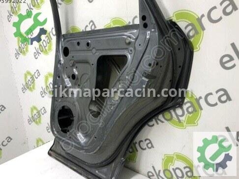 Audi Q3 Sağ Arka Kapı 8U0833052 çıkma parça