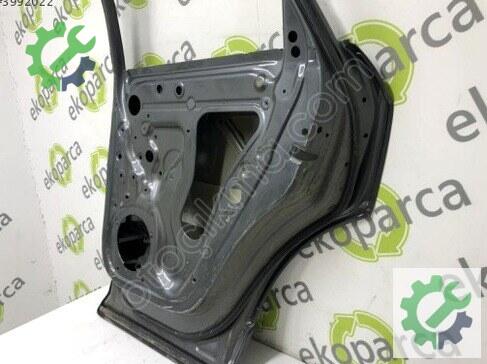 Audi Q3 Sağ Arka Kapı 8U0833052 çıkma parça