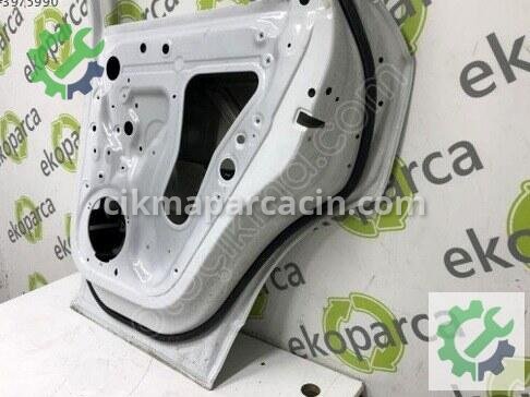 Audi Q3 Sağ Arka Kapı 8U0833052 çıkma parça