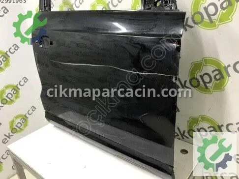 Audi Q3 Sağ Ön Kapı 8U0831052 çıkma parça
