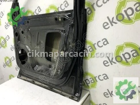 Audi Q3 Sağ Ön Kapı 8U0831052 çıkma parça
