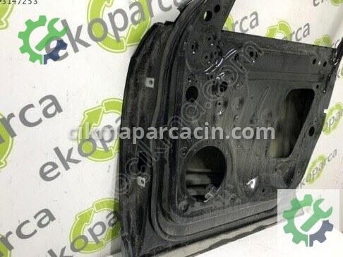 Audi Q3 Sağ Ön Kapı 8U0831052 çıkma parça