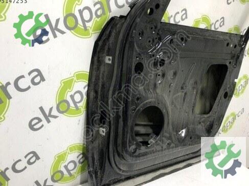 Audi Q3 Sağ Ön Kapı 8U0831052 çıkma parça