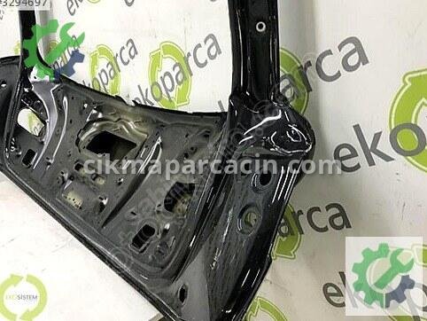 Audi Q3 Bagaj Kapağı 8U0827025B çıkma parça