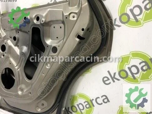 Audi Q5 Sağ Arka Kapı 8R0833052B çıkma parça