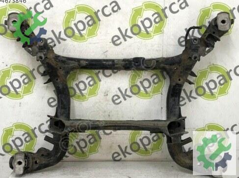 Audi Q7 Arka Travers 4M0500025 çıkma parça