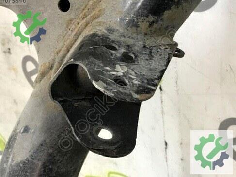 Audi Q7 Arka Travers 4M0500025 çıkma parça