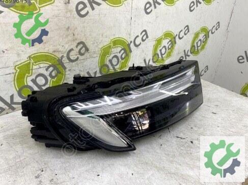 Audi Q7 Sağ Ön Far 4M0941040D çıkma parça