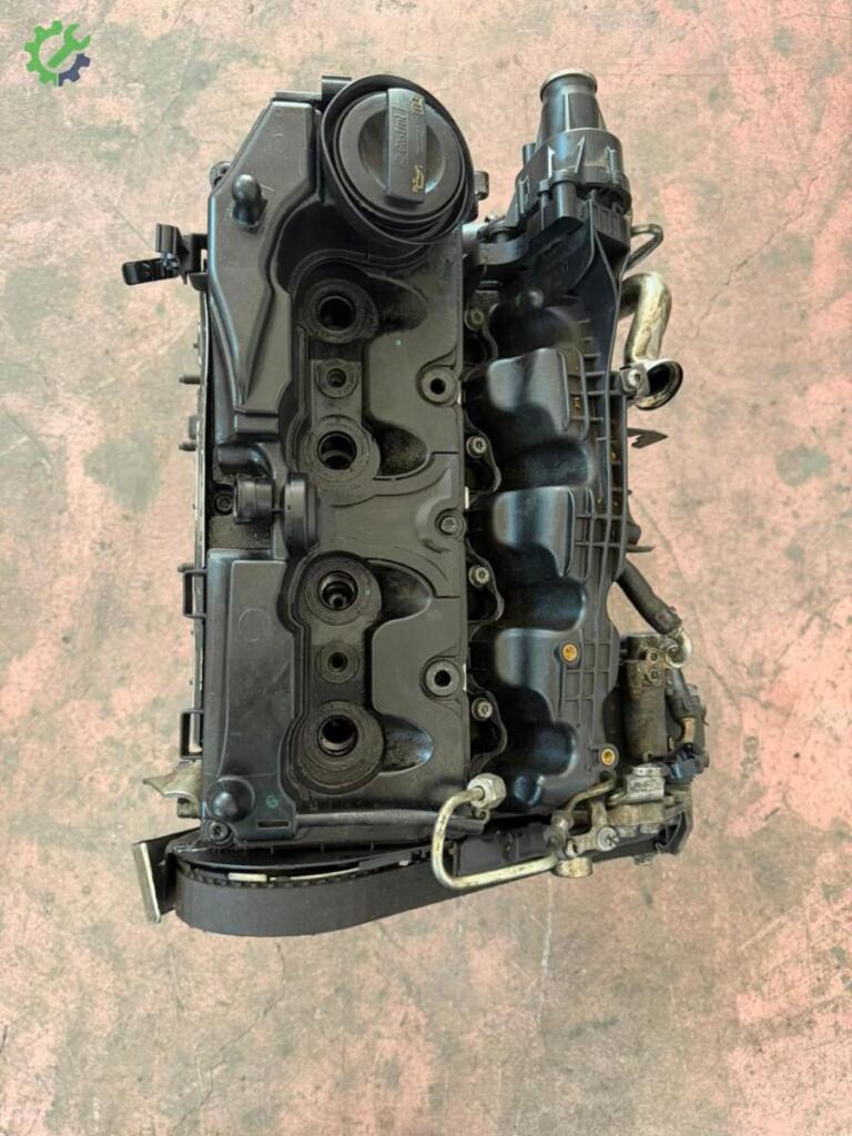 Volkswagen Polo Sandık Motor çıkma parça
