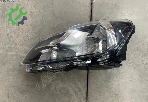 Volkswagen Caddy Sağ Ön Far 2K5941006A çıkma parça
