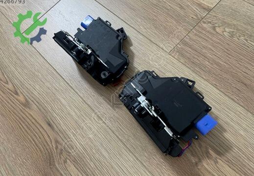 Volkswagen Caddy Kapı Kilidi 3D1837016A çıkma parça