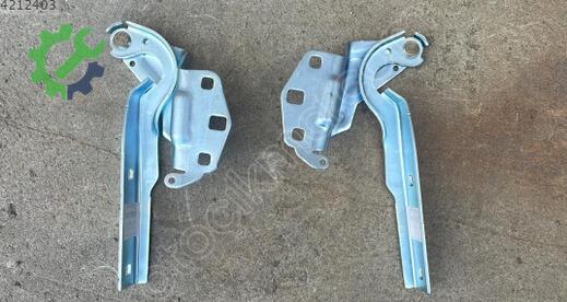 Volkswagen VW CC Kaput Menteşesi 3C8823301A çıkma parça