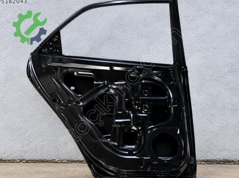 Kia Cerato Sol Arka Kapı 770031X000 çıkma parça