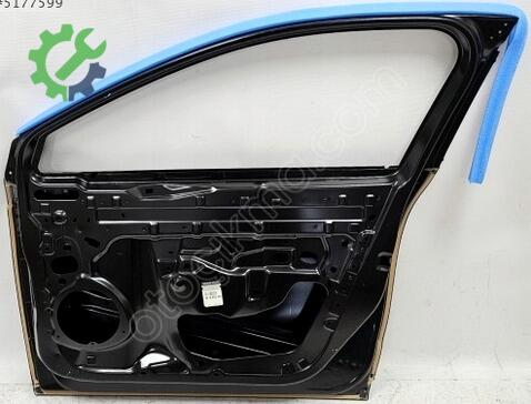 Renault Clio Sağ Ön Kapı 801005036R çıkma parça