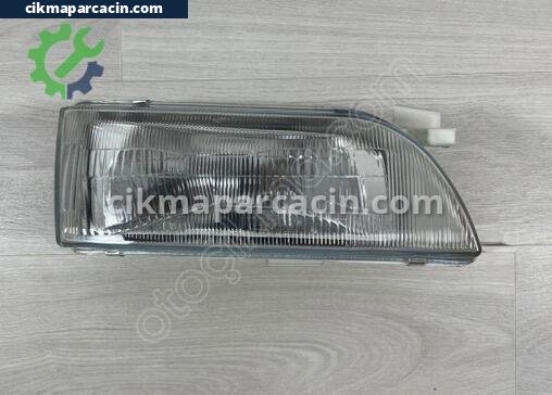 Toyota Corolla Sağ Ön Far çıkma parça