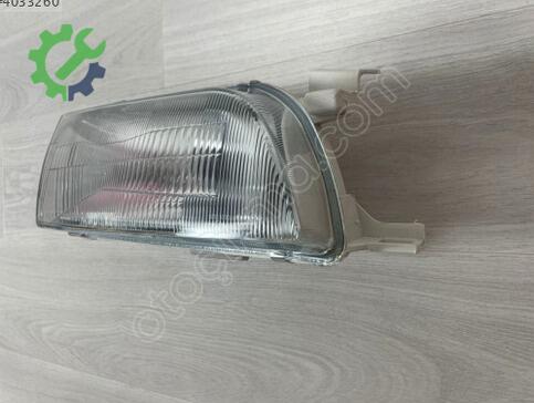 Toyota Corolla Sağ Ön Far 81110-1E180 çıkma parça