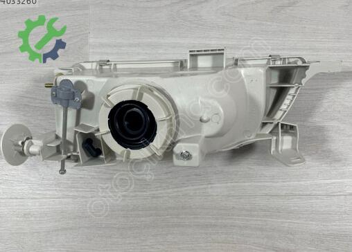 Toyota Corolla Sağ Ön Far 81110-1E180 çıkma parça
