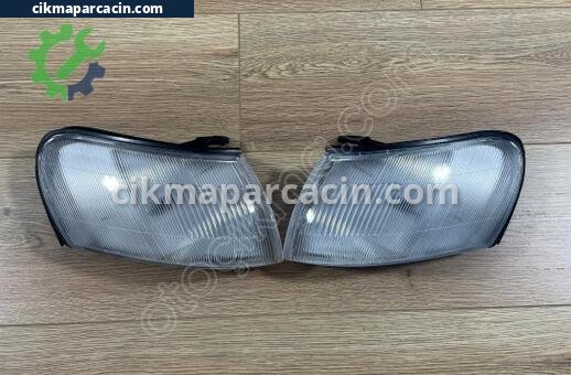 Toyota Corolla Sinyal çıkma parça