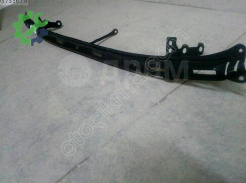 Toyota Corolla Ön Tampon Demiri çıkma parça