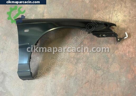 Toyota Corolla Sağ Ön Çamurluk çıkma parça