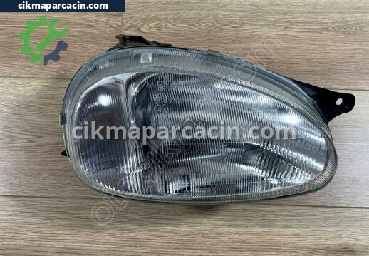 Opel Corsa Sağ Ön Far çıkma parça