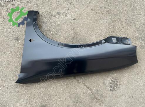 Opel Corsa Sol Ön Çamurluk 90387074 çıkma parça