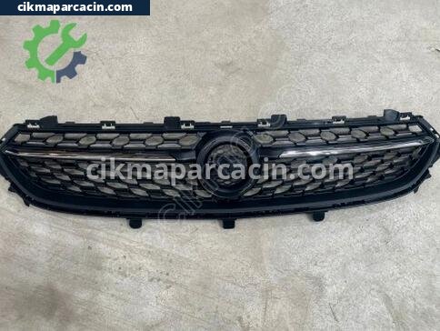 Opel Corsa Ön Panjur çıkma parça