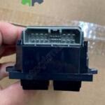 CR-V CAM AÇMA DÜĞMESİ ÖN SOL 2007 2008 2012 SIFIR 35750-SWA-G01-A