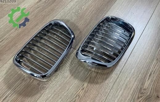 BMW 5 Serisi Ön Panjur 51138159315 çıkma parça