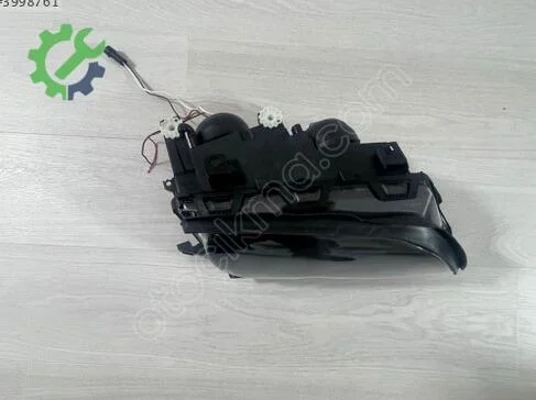 BMW 3 Serisi Sağ Ön Far 63127165832 çıkma parça