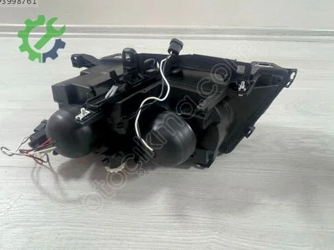 BMW 3 Serisi Sağ Ön Far 63127165832 çıkma parça