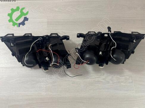BMW 3 Serisi Far 7165832 çıkma parça