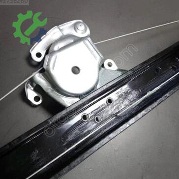 BMW X5 Sağ Arka Cam Krikosu 51357125060 çıkma parça