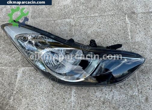 Hyundai Elantra Sağ Ön Far çıkma parça
