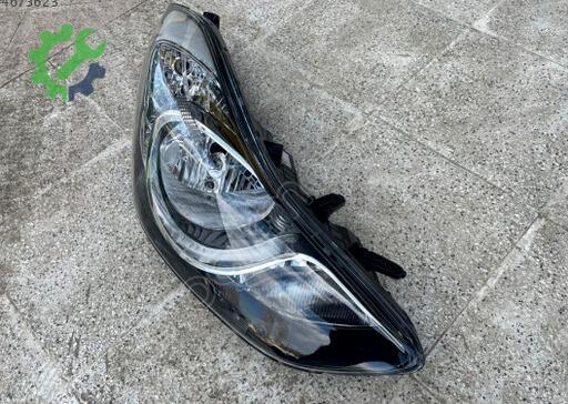 Hyundai Elantra Sağ Ön Far 921023X030 çıkma parça