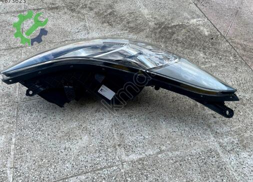 Hyundai Elantra Sağ Ön Far 921023X030 çıkma parça
