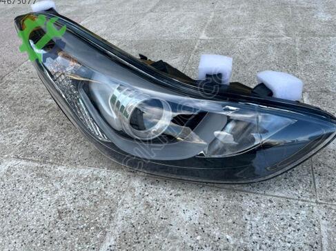 Hyundai Elantra Sağ Ön Far 92102-3X420 çıkma parça