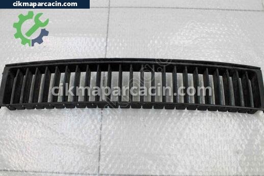 Skoda Fabia Tampon Izgarası çıkma parça