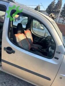 Fiat Doblo sağ ön kapı