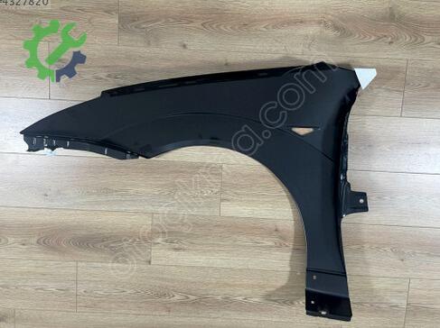Ford Focus Sağ Ön Çamurluk XS4116015AU çıkma parça