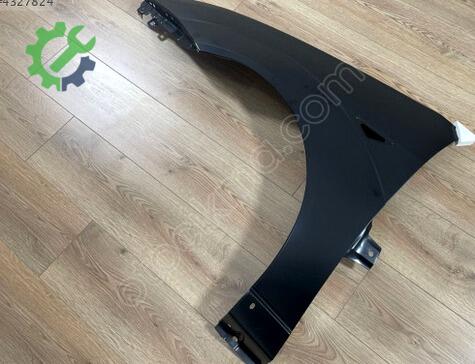 Ford Focus Sol Ön Çamurluk XS4116016CG çıkma parça